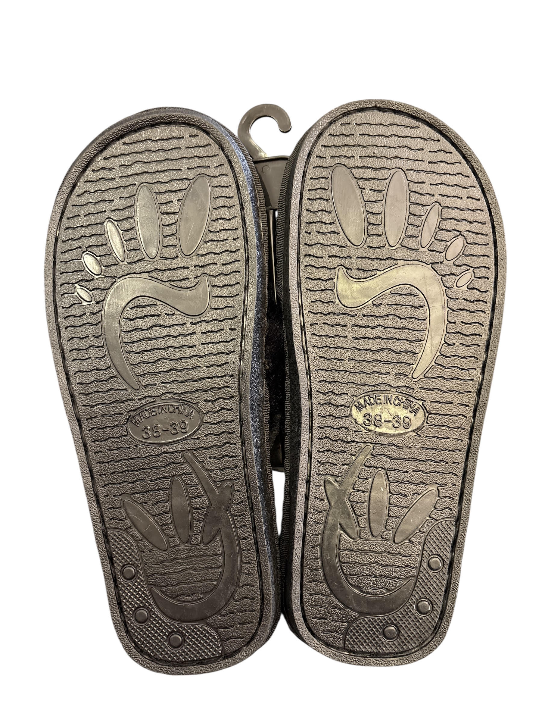 faux fur slippers